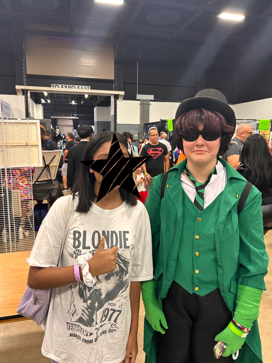 sillygooeyguy's tweet photo. I HAD SM FUN AT THE CON!!!! I TOOK A COUPLE PICTURES W COOL COSPLAYERS LOOK #ultraconflorida #ultracon2023 https://t.co/W0cYy8ODRq