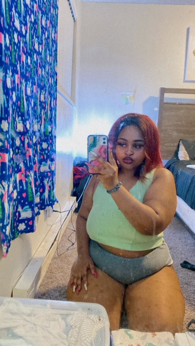 Pretty lil thang🤪🥵🩷 https://t.co/1wSbZMBhxR