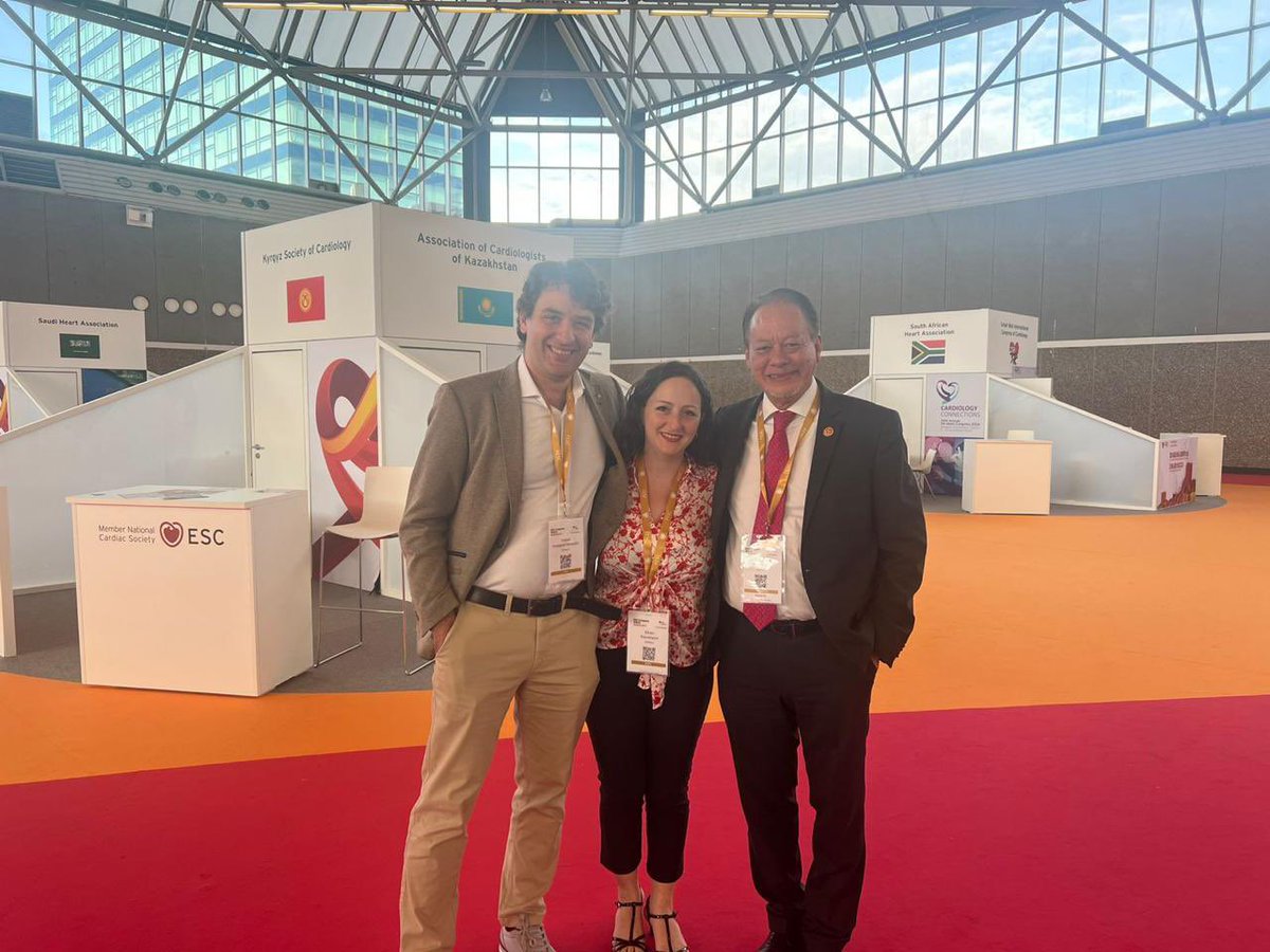 Perry Elliot. Uno de los más importantes investigadores de MCH, en la sesión conjunta de la SMC / ESC.  Felicitaciones a los Dres. Llamas y Espíndola, por su gran participación 
En Mexico, en Acapulco, estará Prof. Maron , #soysmc #Cardiología