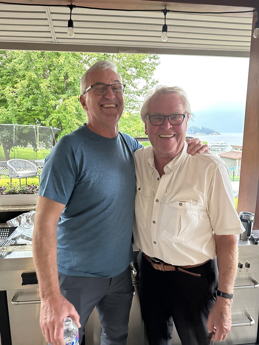 What did Glen Sather &amp; Doug Risebrough say was one of the most important things they did to win 8 Stanley Cups? 

“Treat people how you’d like to be treated.” 

#leadership 
#genuine 
#winners 
#glensather #dougrisebrough