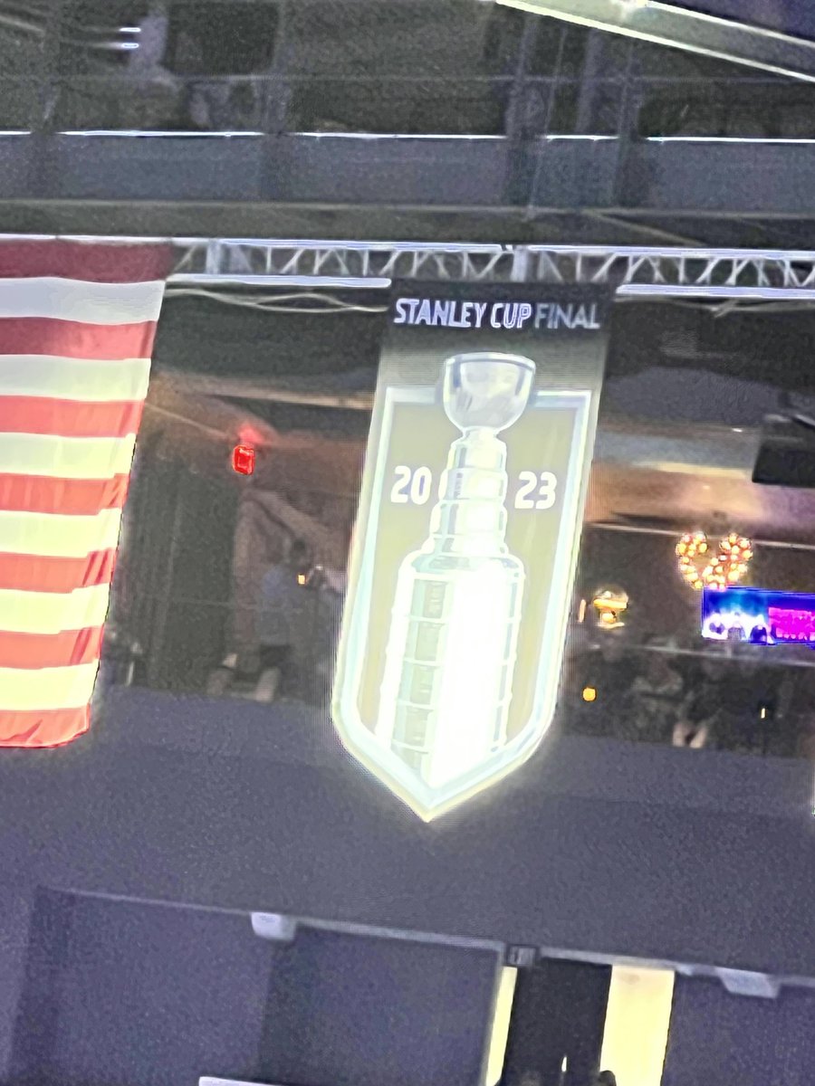 MarkBPDLV's tweet photo. Last time I was in ⁦@TMobileArena⁩, the ⁦@GoldenKnights⁩ took home the Stanley Cup! Tonight, Duran Duran and Chic! #goodtimes #vegasborn https://t.co/uh8MZNGdpl
