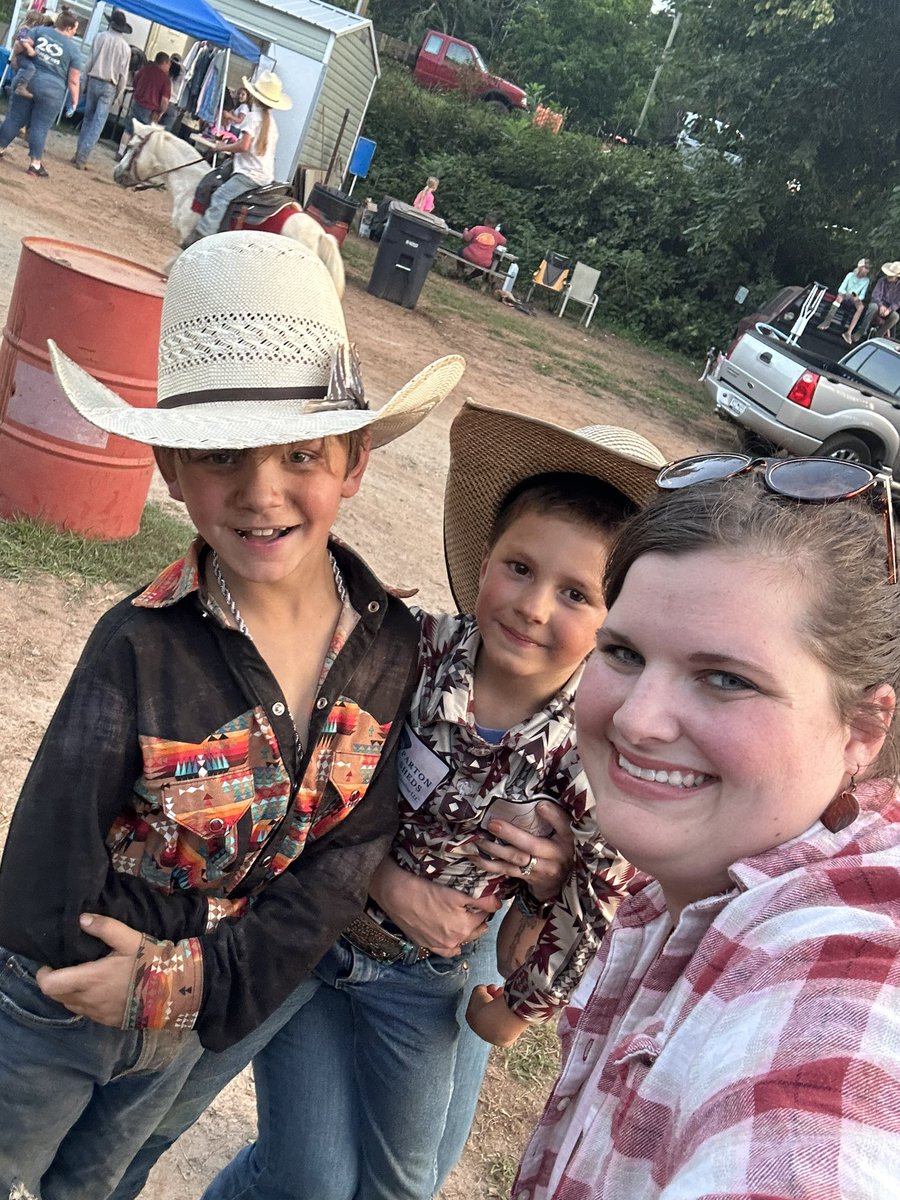 Music_MayBerry's tweet photo. Our students at Dacusville never cease to amaze me! We came out to support these two in the Pickens Rodeo and had an absolute blast watching them ride the ponies, sheep, and tie them goats! @dacusvilledolphins #rodeo #firstrodeo https://t.co/xD4u4S8Ogq