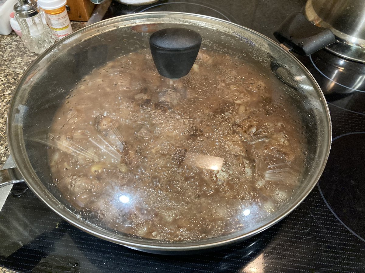 DJRiter's tweet photo. Dusted off my culinary skills to make beef burgundy with rice and fresh homemade banana bread for dinner&amp;dessert tonight! I still got it!#culinaryqueen 😂😂 https://t.co/25NWrvi5N5