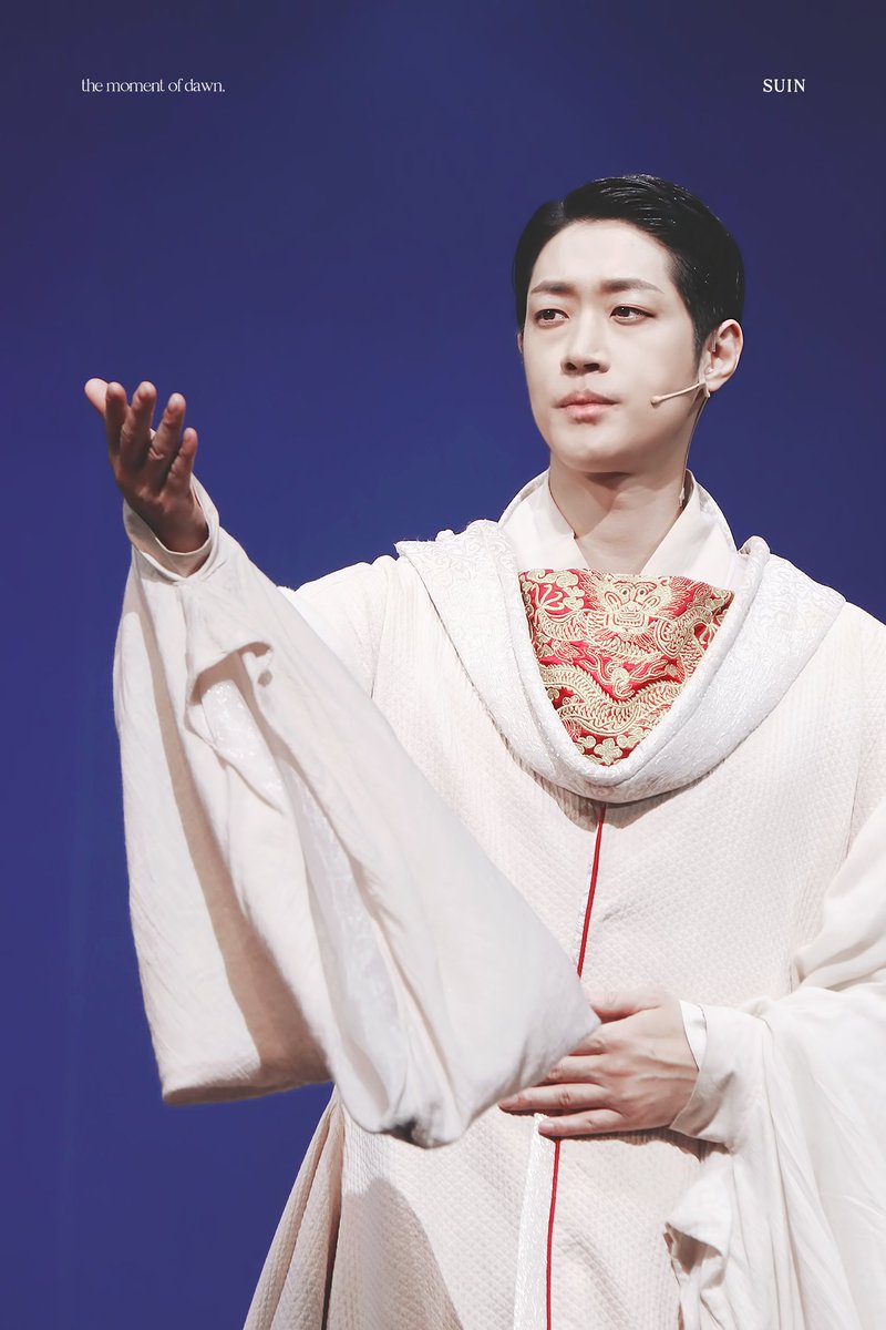 230826 뮤지컬 곤투모로우 커튼콜

박영수 배우님