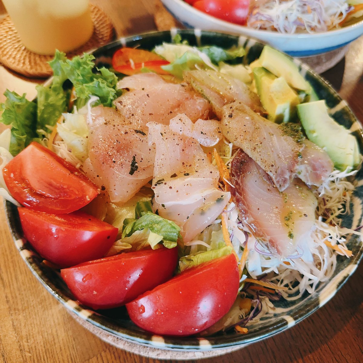 Cleiooo's tweet photo. お魚サラダ🥗🐟
切って乗せるだけ
#フィシュル飯 #fishlle https://t.co/q2RpdjSDeD