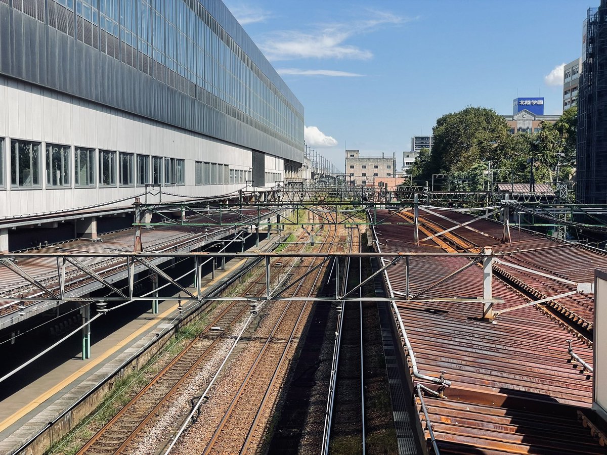 「長岡駅を0957発   信越本線直江津行きで今日の移動を開始する(している)」|24のイラスト