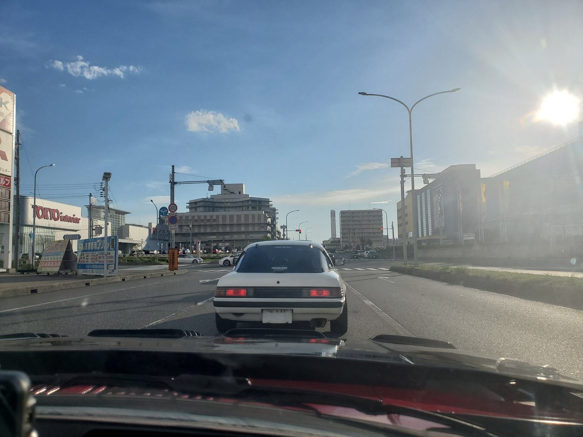 22c2w_Official's tweet image. 昨日は六甲アイランドマリンパークで「夕涼み会」を開催しました。

しかし夕方からゲリラ豪雨的な雷雨に見舞われ早々に解散となりました😅

でも、去り行く夏の思い出となるイベントになりました🤗

#rx2 #rx3 #rx4 #rx5 #mazda #mazdarx7 #fd3s #rx7 #rx8 #sa22c #cosmo #zomzom #rotary #13b #12a