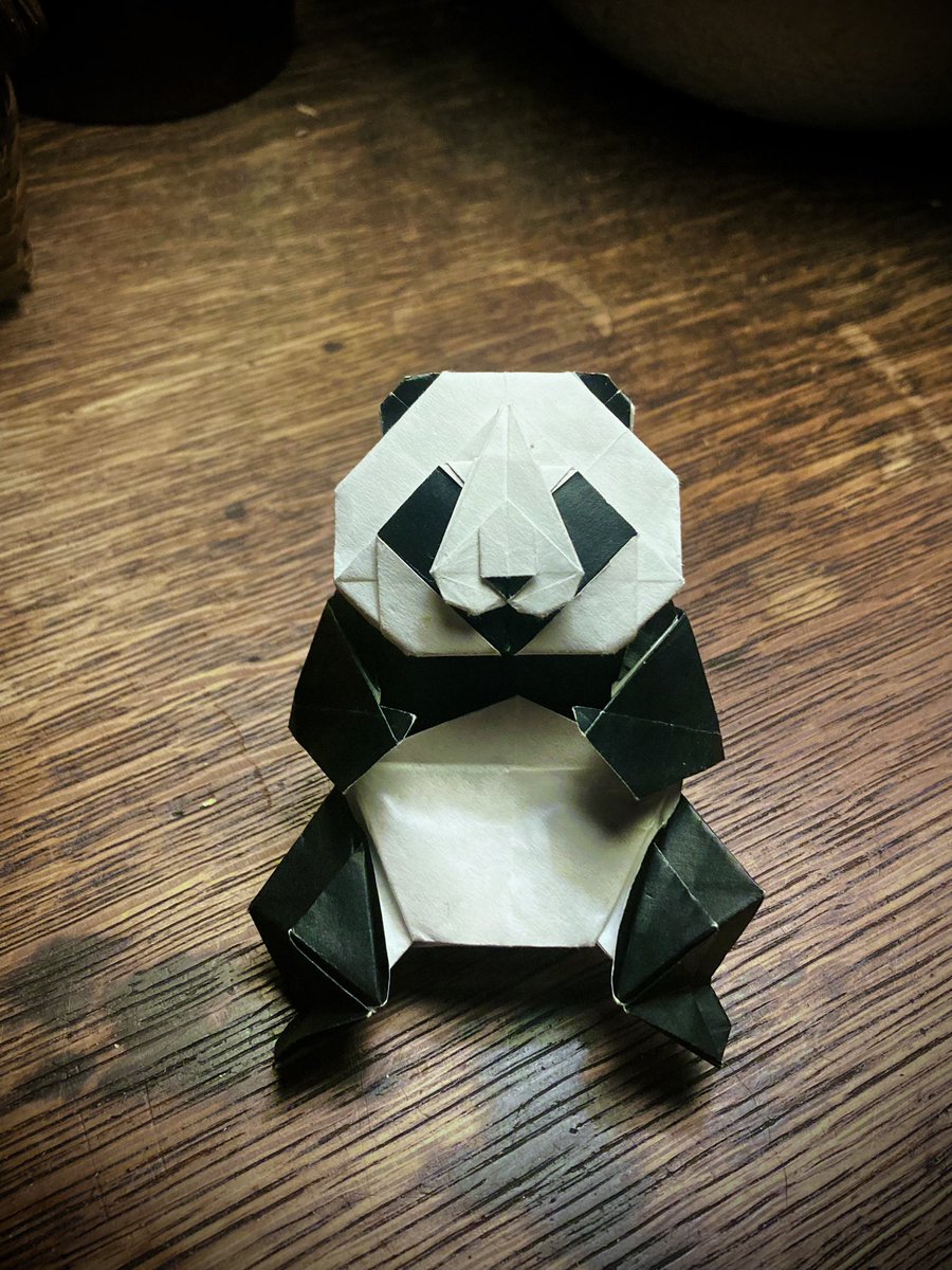 チョン・ジェイルさんのパンダを折りました。

Panda designed by <a href="/JEONG_JAE_IL/">jaeil_origami</a>

#origami #折り紙 #papiroflexia