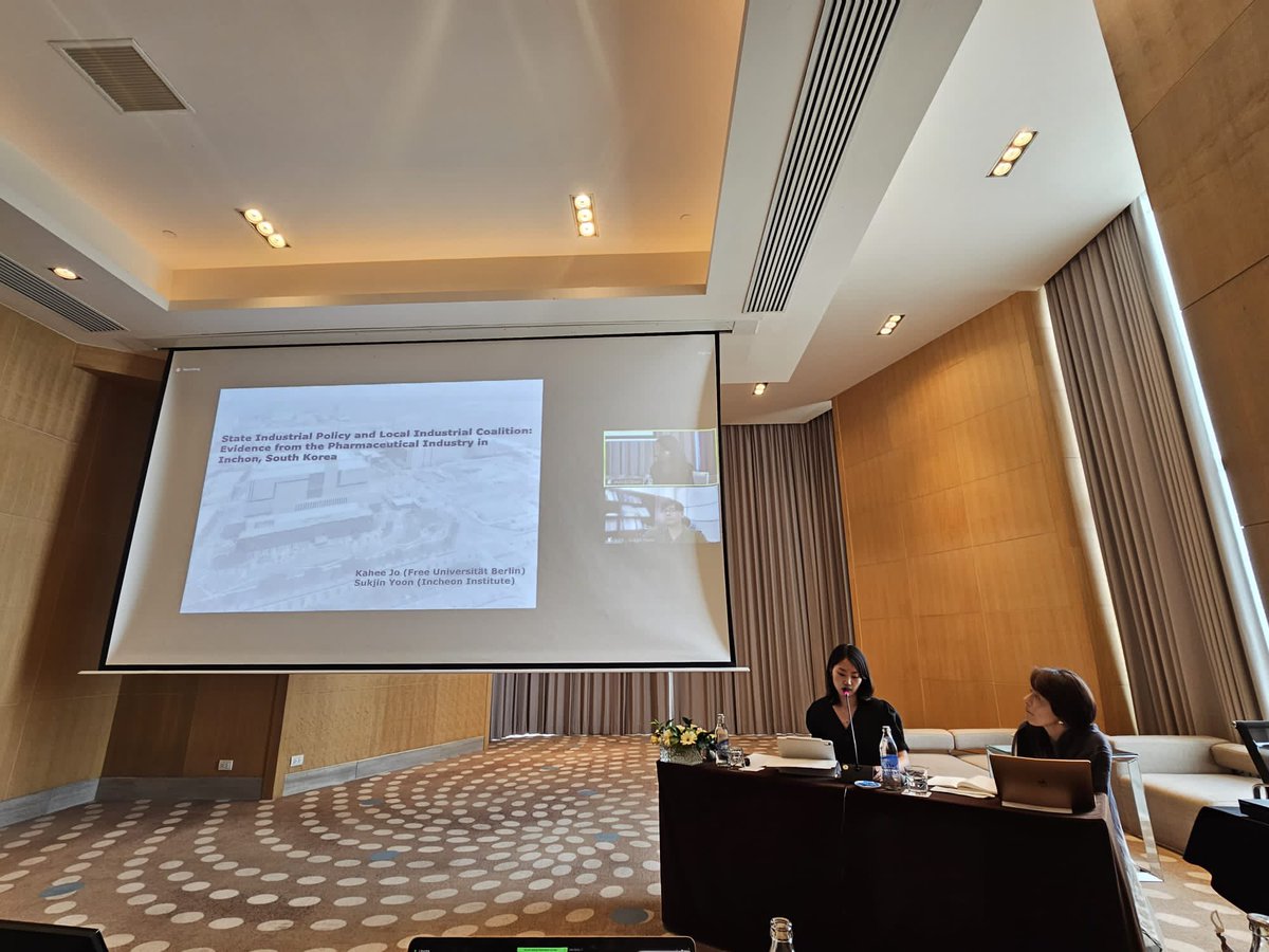 Recalling the thrilling moments of Day 2 of our #ICIpo2023 conference!We delved into industrial policies within the realms of lithium mining, pharmacy, camel wool, electric vehicles, batteries, and vaccines. #ConferenceDay2 #IndustrialPolicies