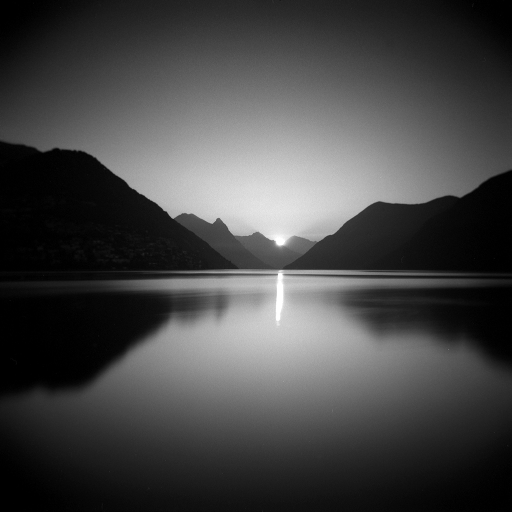 Greeting to the sun by Pierre Pellegrini
#monochromatic #filmrollmag #ilfordphoto #fineartphotography #river #analogfineartphoto #heylomography #filmphotography #nature #slowshutter #blackandwhite #contemporaryphotography #lake #fineart #photography #film #photographersonfilm…