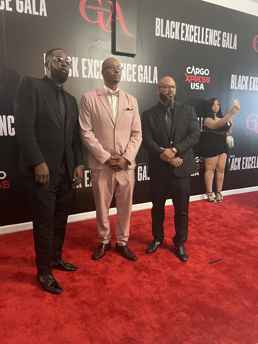 ILLYSPIZZA's tweet photo. #blackexcellencegala https://t.co/pnvfOU3H3P