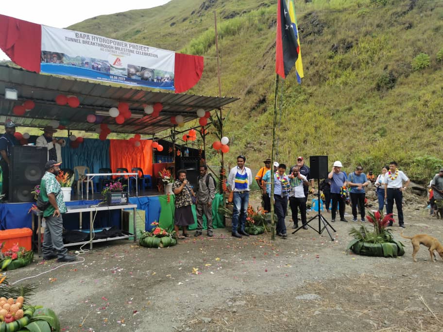 JnrsamBasil's tweet photo. Just another Hydro-Power Station opening here in Buang LLG, Bulolo District, PNG. https://t.co/j4uTxokF3X