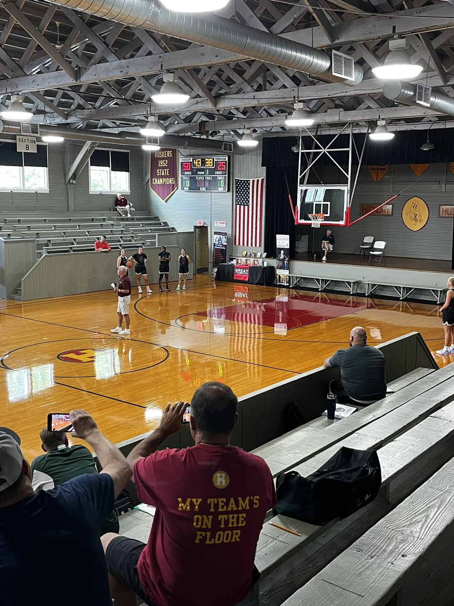 Had a great time at the <a href="/thehoosiergym/">The Hoosier Gym</a> coaches clinic last night and today! It was such an awesome venue and a valuable experience! @coachmwsmith
