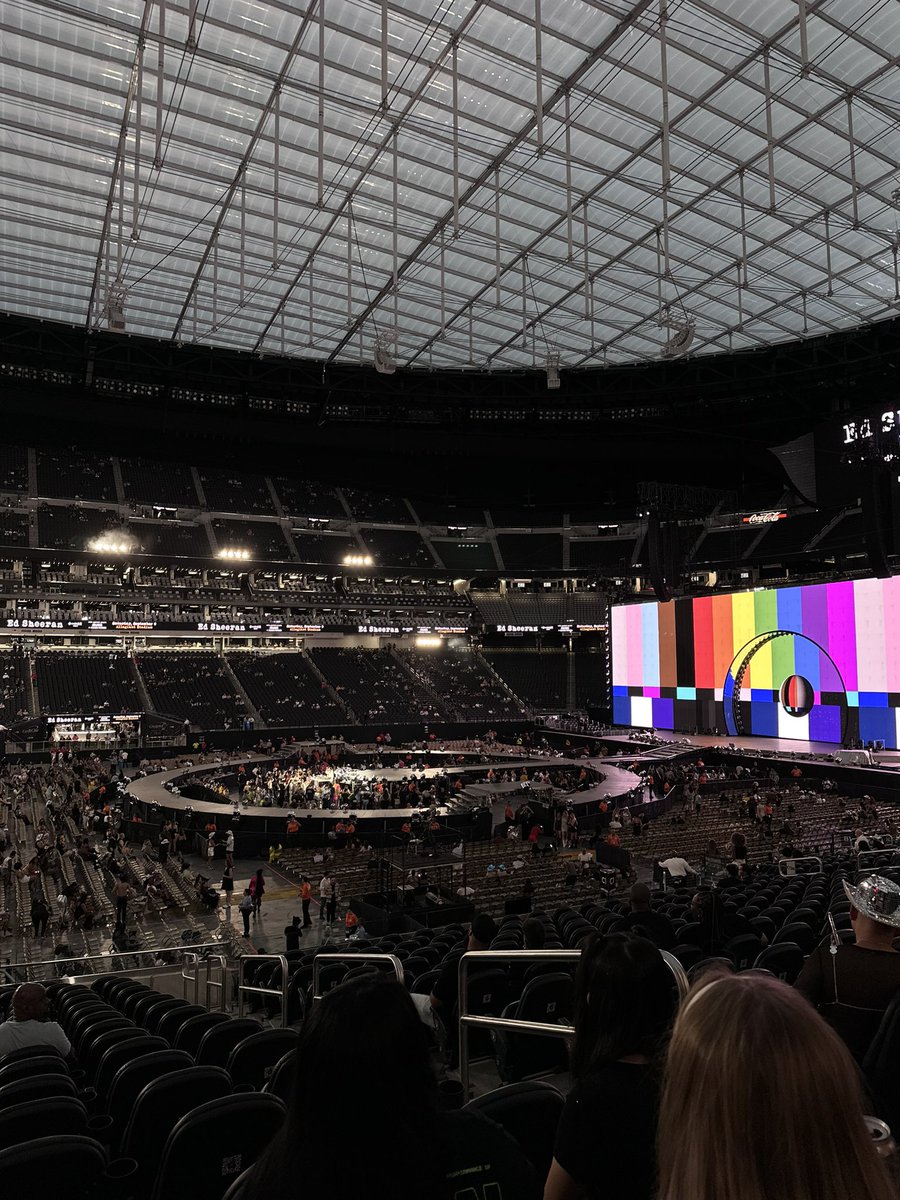 famousisbae's tweet photo. Wife picked amazing seats for @Beyonce! We got a lounge #nshit. This is why she’s in charge lol @lex_baby https://t.co/EoMCkete1i
