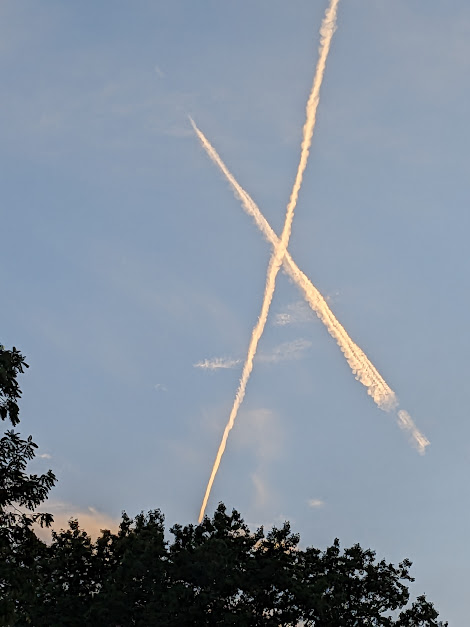 Saw an 'X' form in the clouds and realized it was a secret rebranding message from Twitter (x?). Clouds got the memo before we did! 🐦#CloudCryptography #TwitterXMarksTheSpot