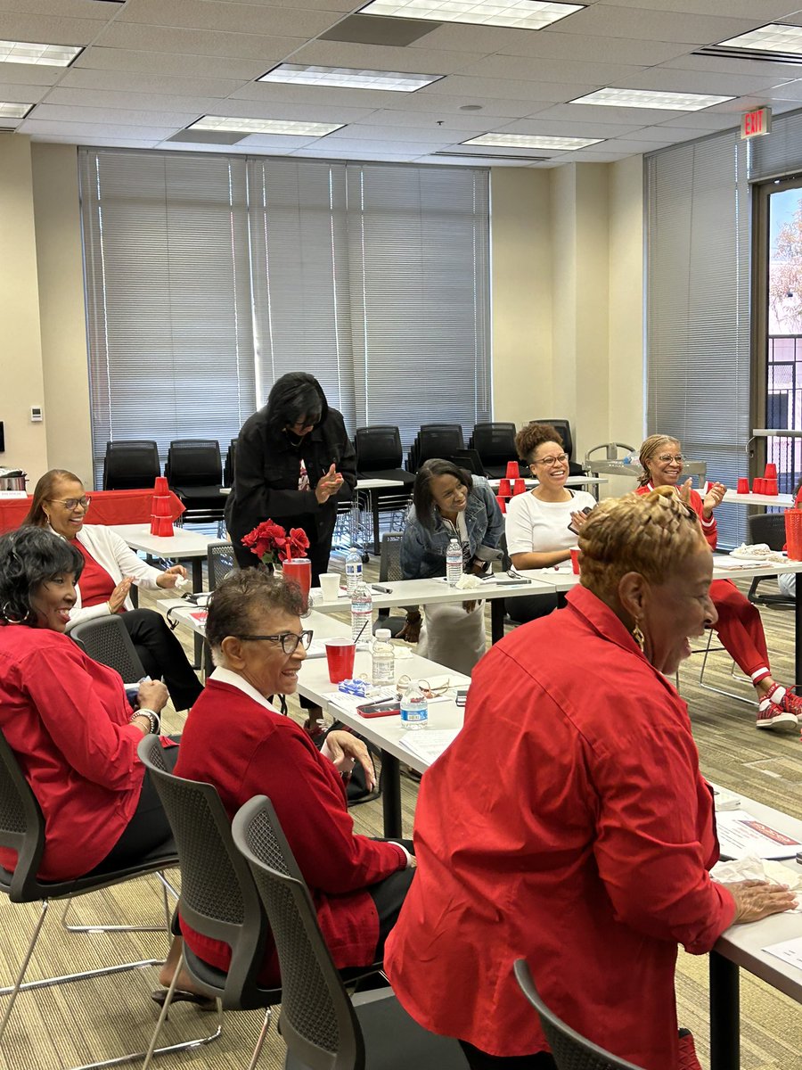 DSTBakersfield's tweet photo. Today the members of the Bakersfield Alumnae Chapter held a retreat to kick off the business of Delta for the upcoming year. We are informed, energized and ready to begin with sisterly harmony. Watch us grow, stretch, and modulate ❤️ #dst1913 #ForwardWithFortitude #dstfwr https://t.co/banp9JspRD