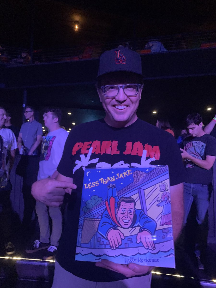 DodgersAndrew's tweet photo. Here for @LessThanJake! Brought my daughter for her first LTJ show, too! #HelloRockview https://t.co/y0hdUbuCkh