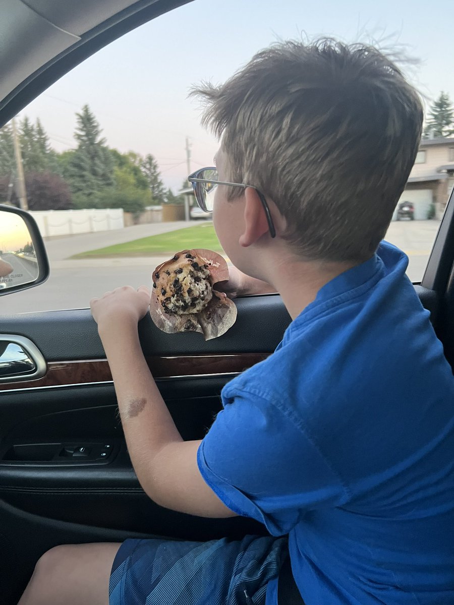 Nothing better then crushing with a <a href="/TimHortons/">Tim Hortons</a> muffin with the sunset in the mirror! #timhortons