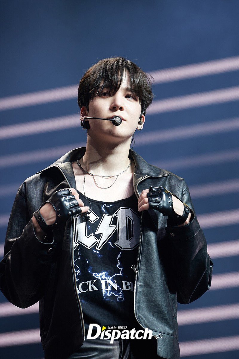 _starlightwolf's tweet image. Joining Hex may be my new happiness…I think I found a home with them. @hexxxboys_