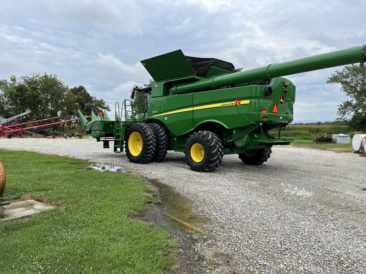 Gotta clean up before getting dirty at work. #harvest23