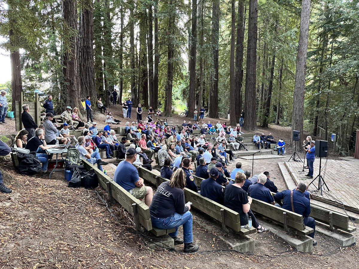 calfireSCU's tweet photo. Thanks residents of Loma Prieta for an evening under the trees! We always enjoy working alongside our neighboring agencies to educate the community.
#CALFIRESCU #WildfirePreparedness #MountainResidentsNightOut #LPCF
@SCCOEM @sccounty @CALFIRECZU @SCCoSheriff @sccfiredept https://t.co/pRM1XnqpSv