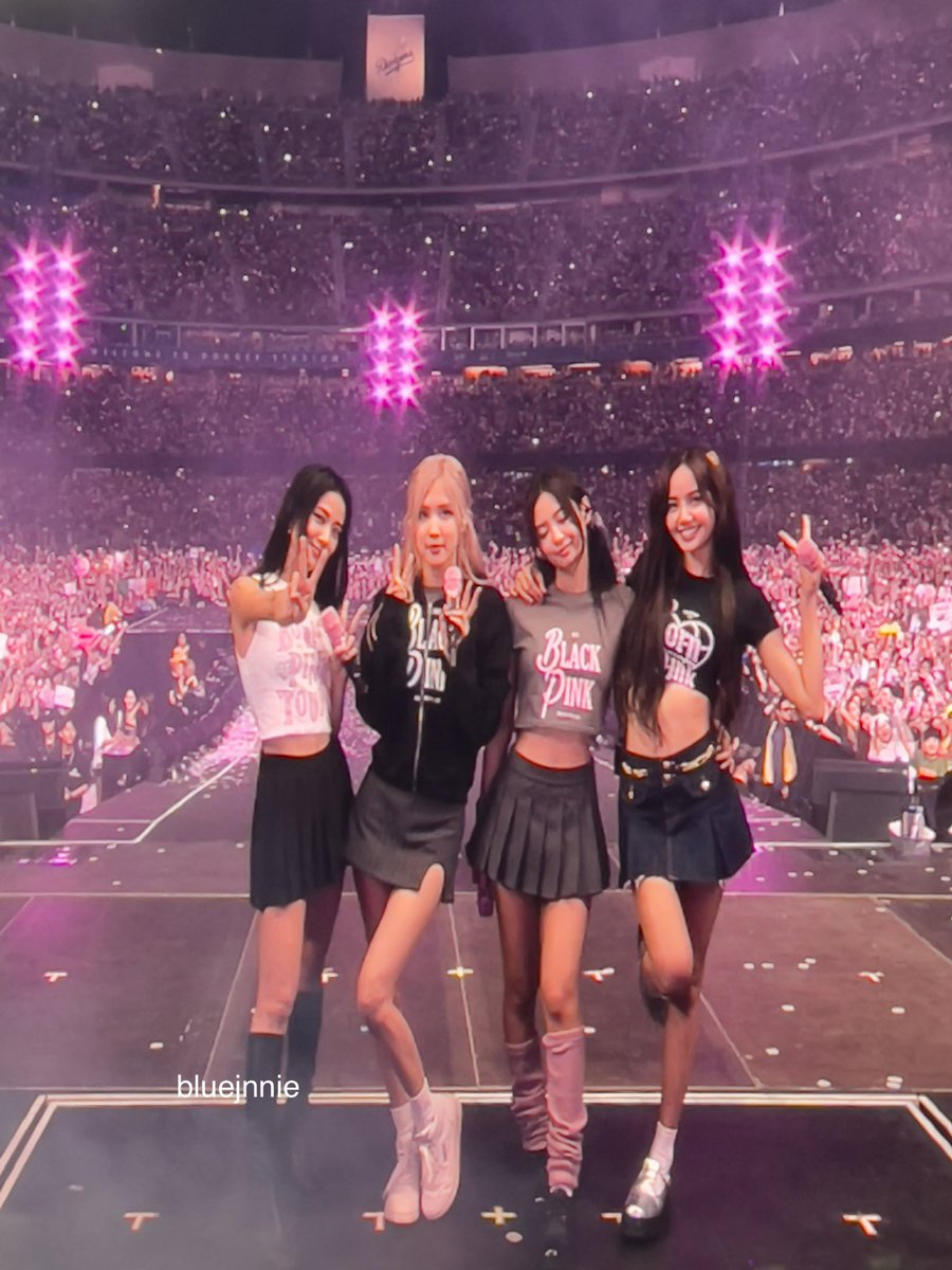 blckpinkpic's tweet photo. BLACKPINK https://t.co/ILFIIoM1W6