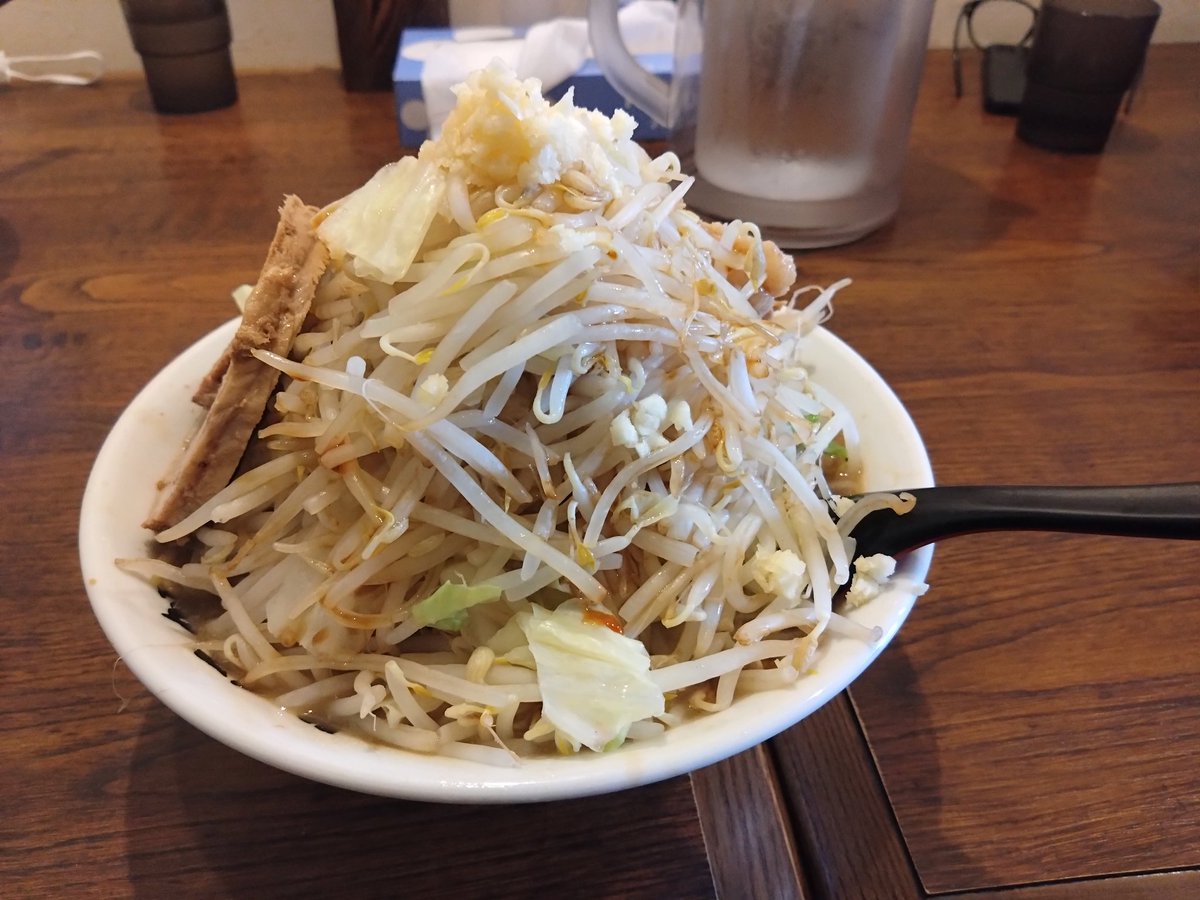 お昼は大須賀でおともラーメン肉入り野菜大盛り
たまに食べたくなりますね、ごちそうさまでした！