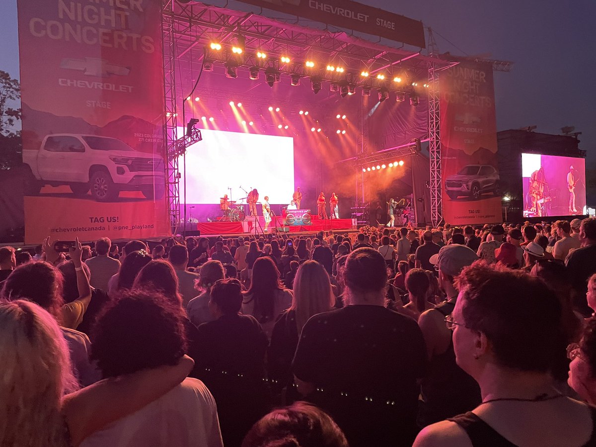 Talarianjs's tweet image. Omg, the Aqua concert was sooooo good! And also outdoors which is super nice because y’know *waves hands*