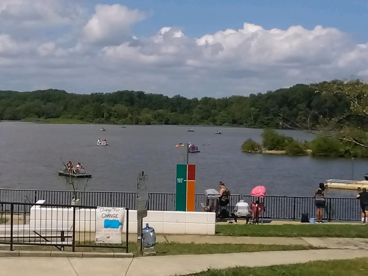 AccotinkFriends's tweet photo. SUPER BIG HUGs to all our volunteers!  planning committee- FLAP board, committee and community  volunteers! Thank you all for making this Lake Accotink Park  Community Day a huge Success!
#fairfax #FLAP #lakeaccotink #FCPA #FCPS https://t.co/kq227y2bPa