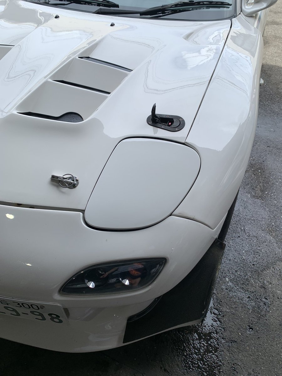 merihimu15's tweet image. やっとリトラが直った〜😂
夢工房に来たら、嫁の元愛車と対面✨
ロードスター懐かしいなぁ🥰
大事にしてくれてるんだね(*´꒳`*)

#夢工房 #FD3S #NA8C #爆音