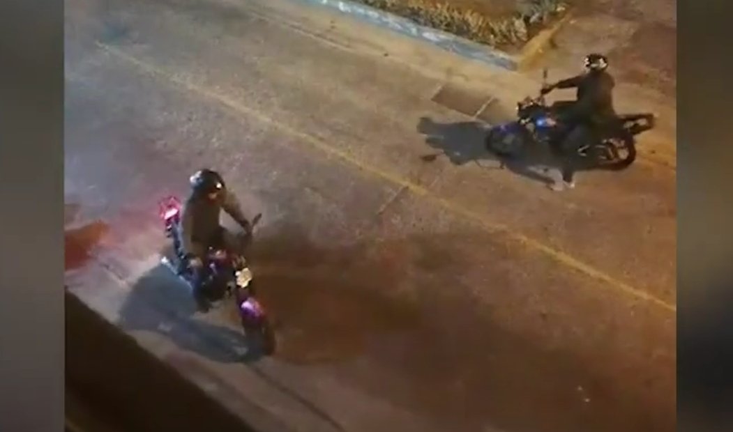 🔴 #24Horas | [VIDEO] Los Olivos: motociclistas hacen piruetas y arman escándalos Mira la nota completa aquí 👉 ptv.pe/389248 #PanamericanaTelevisión #PanamericanaNoticias #LosOlivos #Motociclistas #Piruetas