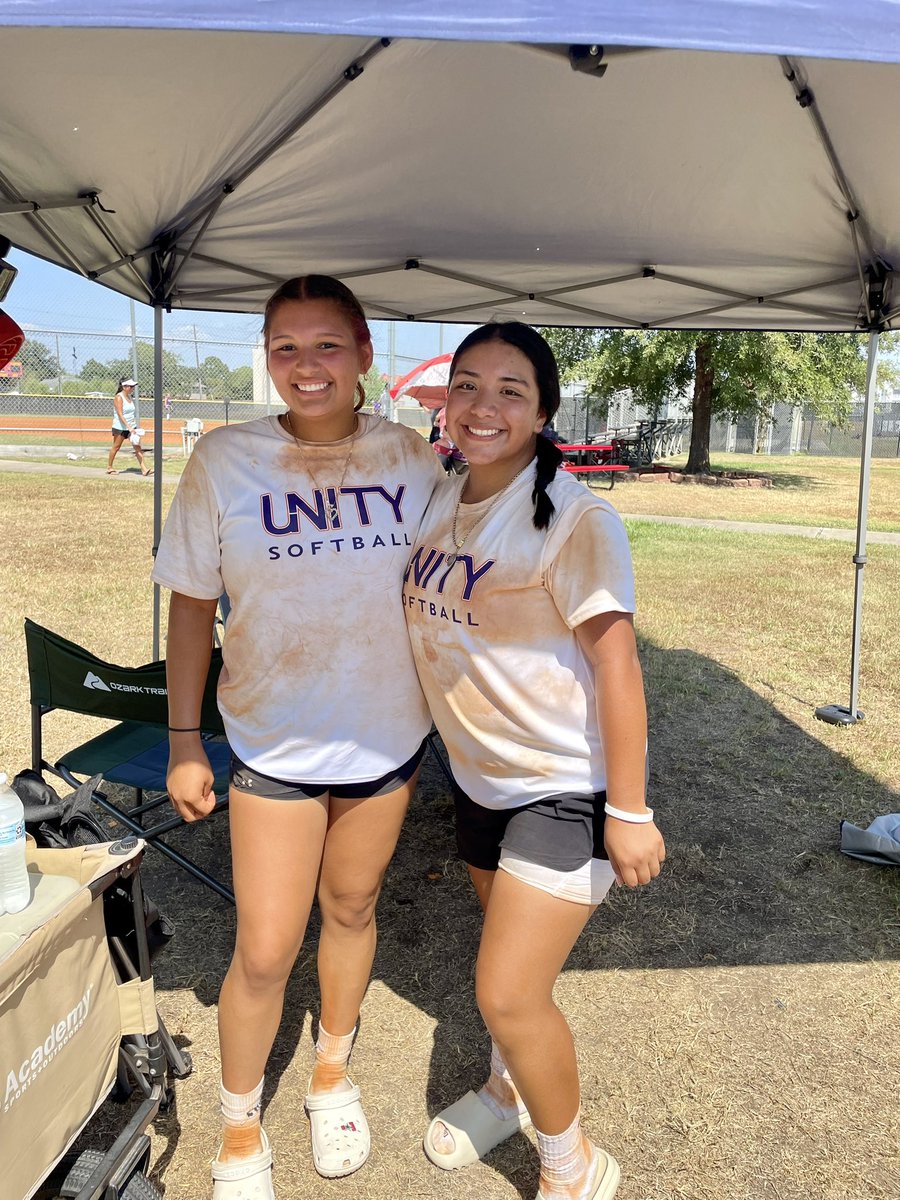 julesd_16's tweet photo. ๐๐งก๐ค #TexasUnity16u #allthedirt #softball #workdoesntstop #practice #TwoADayPractice @BriDavila2026 @lexiguerrero6 #classof2026 #classof2025 https://t.co/gogl7rsoIv