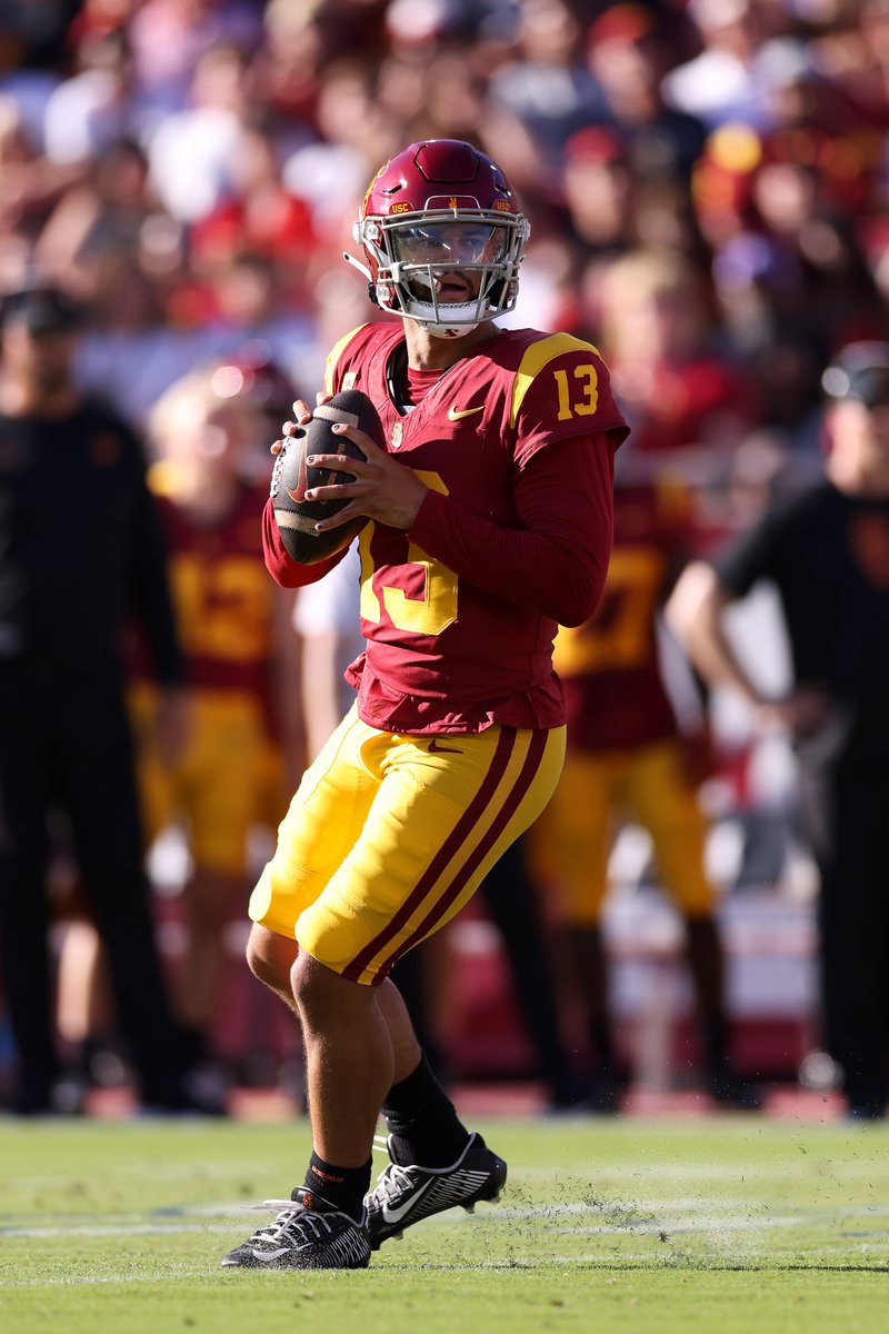 Caleb Williams on opening night 🔥

18/25
278 YDS
4 TD
W

Heisman No. 2 🔜?