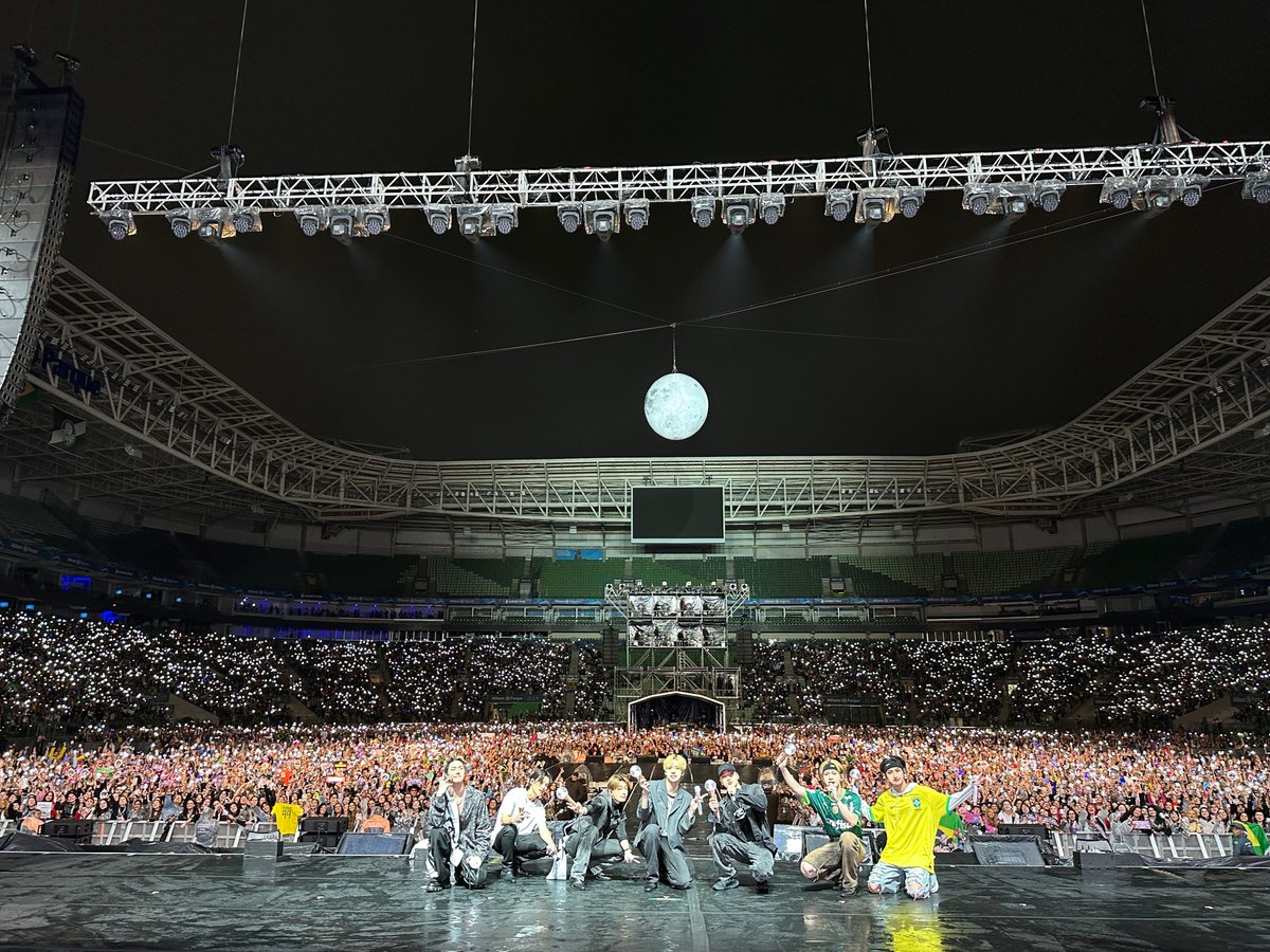 [📷] TODAY ATEEZ
⠀
공연장을 가득 채운 열정적인 함성🔥에
더욱 강렬했던 에이티즈의😎
THE FELLOWSHIP : BREAK THE WALL IN SAO PAULO
⠀
#TODAY_ATEEZ #ATEEZ #에이티즈