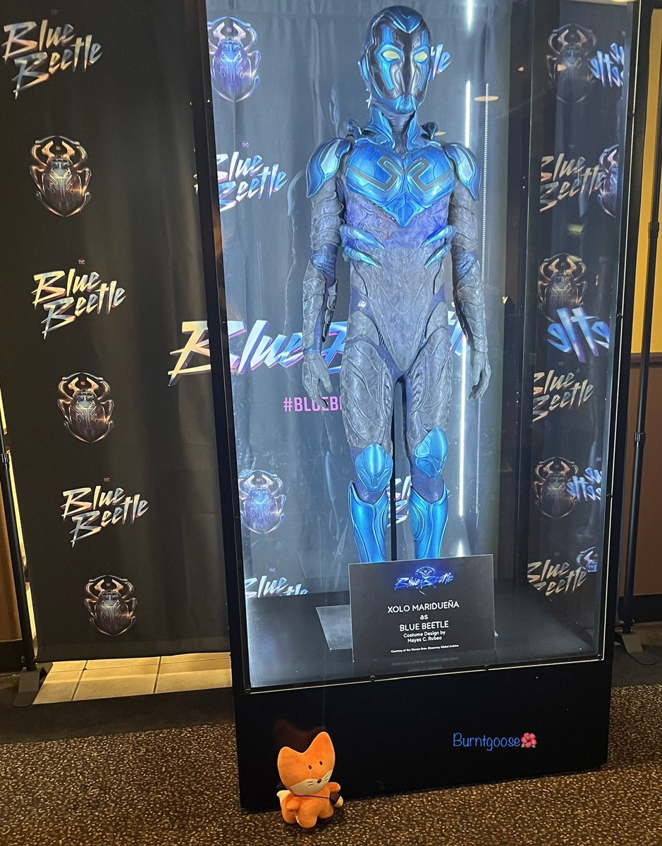 KemsleyMichele's tweet photo. Sseong-Sseong and I went on a date today 🦊Saw a Blue bug kick @SS then went to my favorite sushi restaurant 🌺#Inseong #BlueBeatle #DCComics https://t.co/53a5mm3mOQ