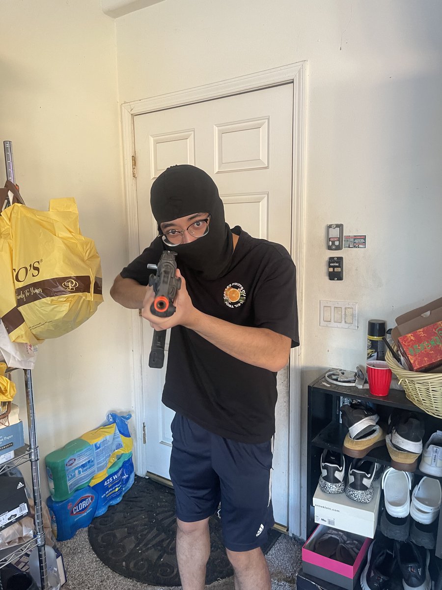 fatsoUpdates's tweet photo. Don't mess with me. I stay strapped and I ain't afraid of nobody. Watch your back.

#AirForce #maga #Antisemitism https://t.co/UYRtLHkqVn