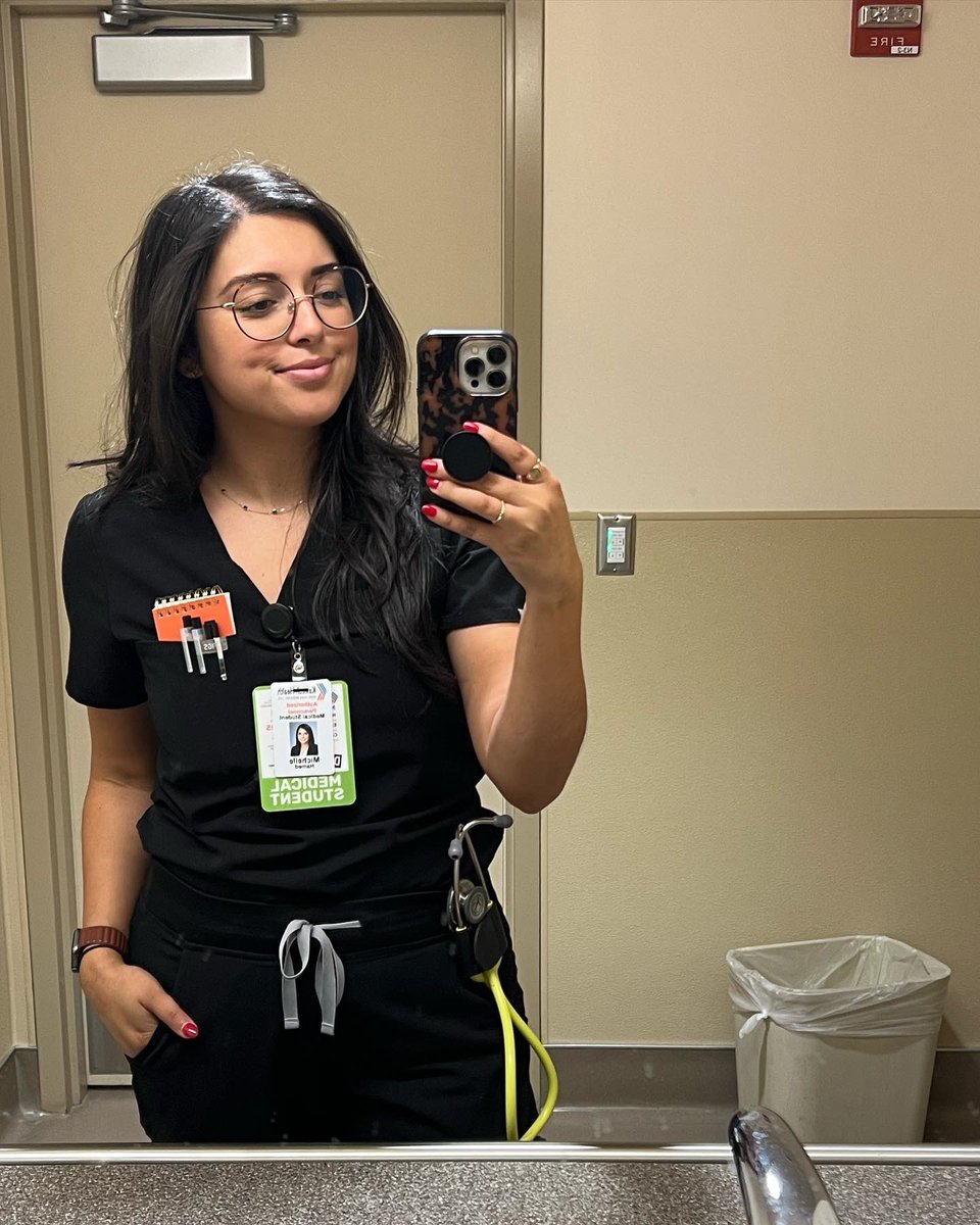 officially finished my first sub-i and i am so proud of how much I’ve grown and learned. it’s such a fulfilling feeling when you know you’ve picked the right specialty. can’t wait for the next one! 
Chicago, here I come! 
#EMbound