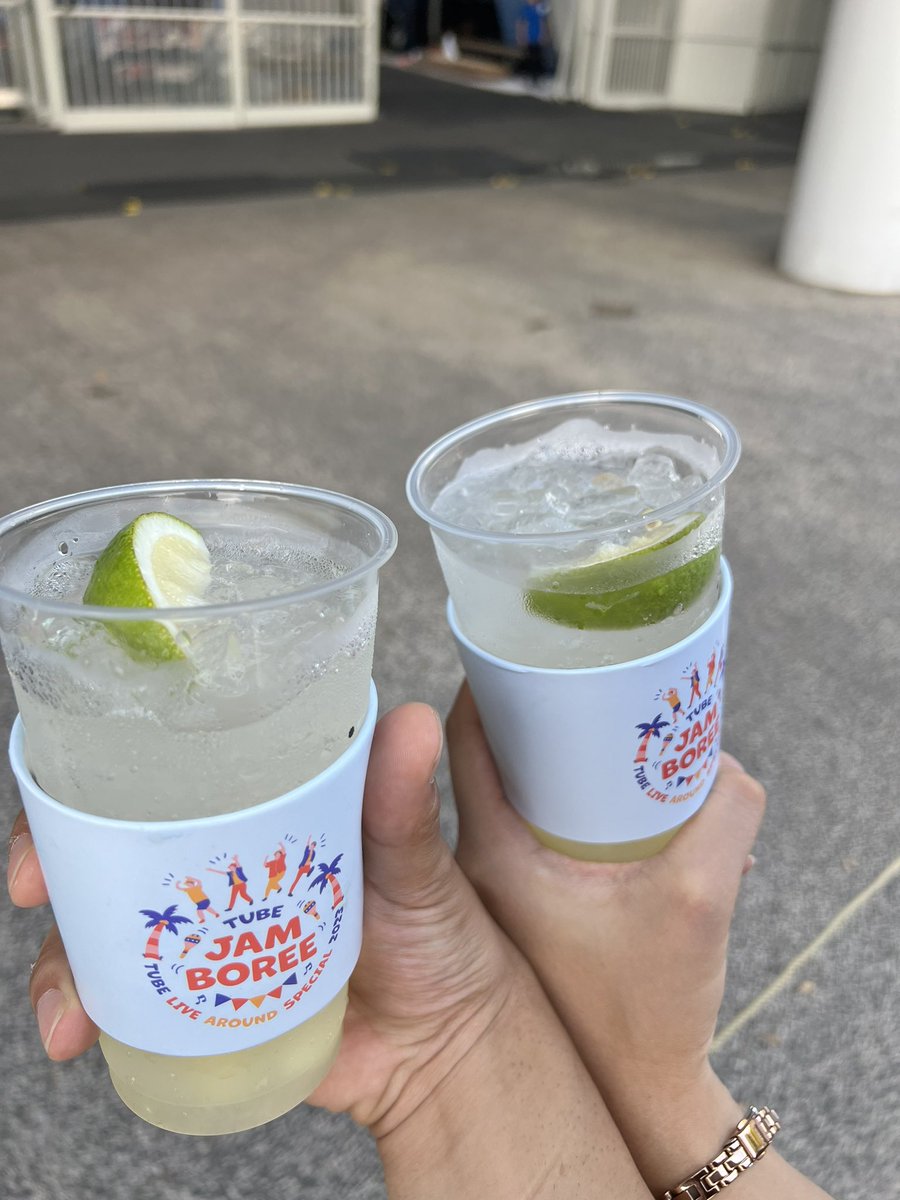 magane86's tweet photo. 野外最高だった✨
十年先のラブストーリー聞いた時感激すぎて涙が止まらなかった😭✨
初めて彼女連れて行ったんだけど楽しんでくれて良かった✨
2年後のハワイ何としても絶対行きたい✨

#TUBE 
 #TUBE野外
 #横浜スタジアム https://t.co/cIUE9PQMpv