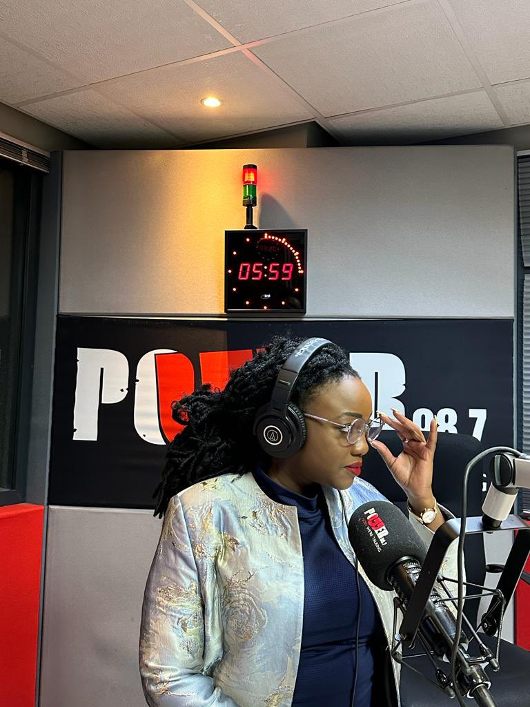 Powerfm987's tweet photo. Rise and Smile!🤩 Welcome to the Sunday Edition of #POWERWeekendBreakfast with @TshegoMoagi_ until the 09:00 am today.  

How has your weekend been? We’d really love to hear from you and what your plans for the day are. 

0861 987 000☎️ to be part of our awesome conversations
DStv Audio Channel 889 
Stream us live: https://t.co/X1imifSrdQ 

Happy Sunday to you and yours.🌻