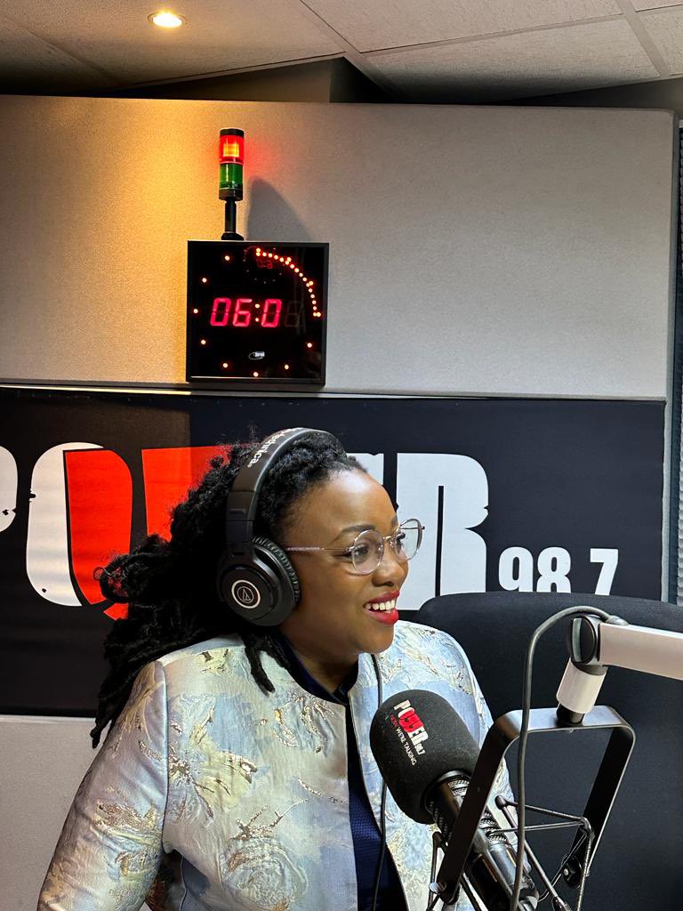 Powerfm987's tweet photo. Rise and Smile!🤩 Welcome to the Sunday Edition of #POWERWeekendBreakfast with @TshegoMoagi_ until the 09:00 am today.  

How has your weekend been? We’d really love to hear from you and what your plans for the day are. 

0861 987 000☎️ to be part of our awesome conversations
DStv Audio Channel 889 
Stream us live: https://t.co/X1imifSrdQ 

Happy Sunday to you and yours.🌻