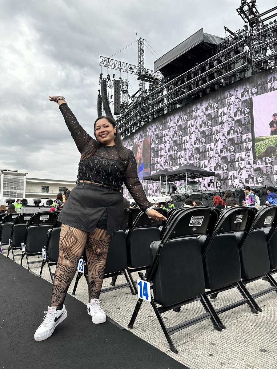 imcarmen__'s tweet photo. Lista para reputarrr 🐍 la mejor noche ❤️❤️ #mexicocitytstheerastour #MexicoTSTheErasTour @taylornation13 https://t.co/1vbhCMUVv1