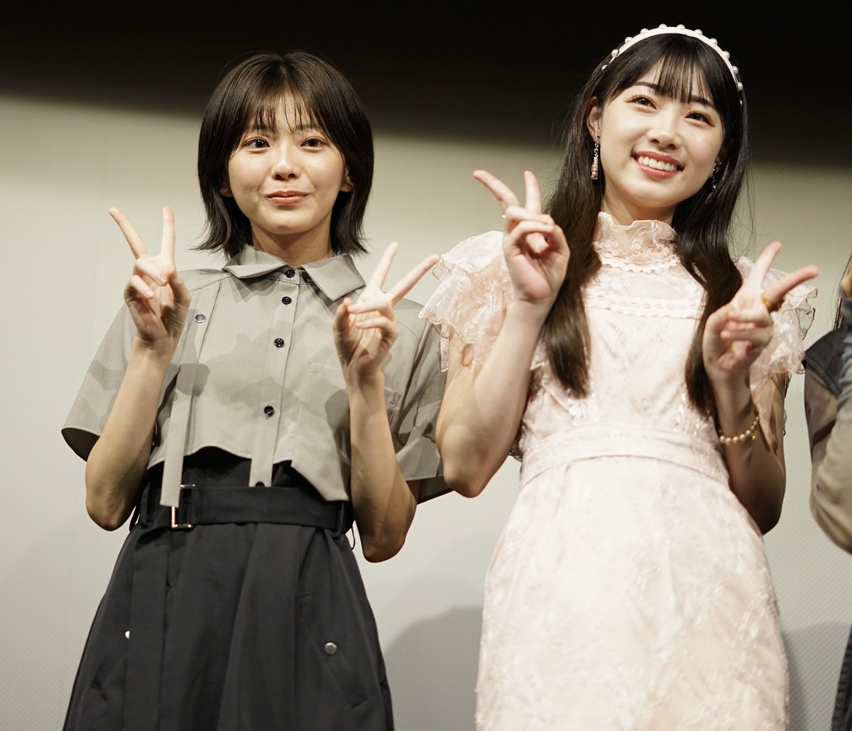 2023.8.26 
『#札束と温泉』4回目鑑賞
別府ブルーバード劇場にて
行きたかった映画館とロケ地の別府での杏優ちゃんの舞台挨拶 これだけでも最高なのに、想像を超える幸せがブルーバードにあった。ステキがいっぱいの暖かい時間をありがとう！この日をずっと忘れません。
#大熊杏優 
#小浜桃奈
#佐藤京