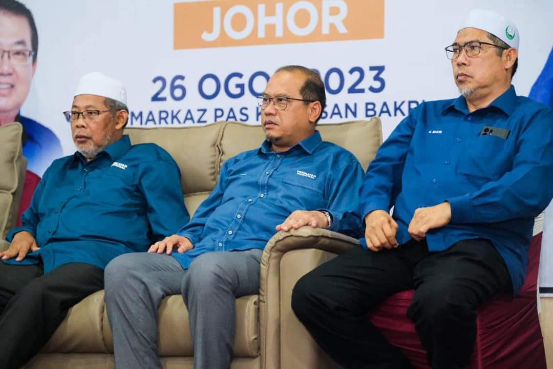 PASPusat's tweet photo. Simpang Jeram bukan sekadar mengundi untuk rakyat Simpang Jeram, tetapi undi kalian mewakili keresahan hidup kami seluruh rakyat MALAYSIA!

Bahang kebangkitan rakyat ini tidak akan mampu ditahan lagi.

(1/4) https://t.co/6Dison3Swa