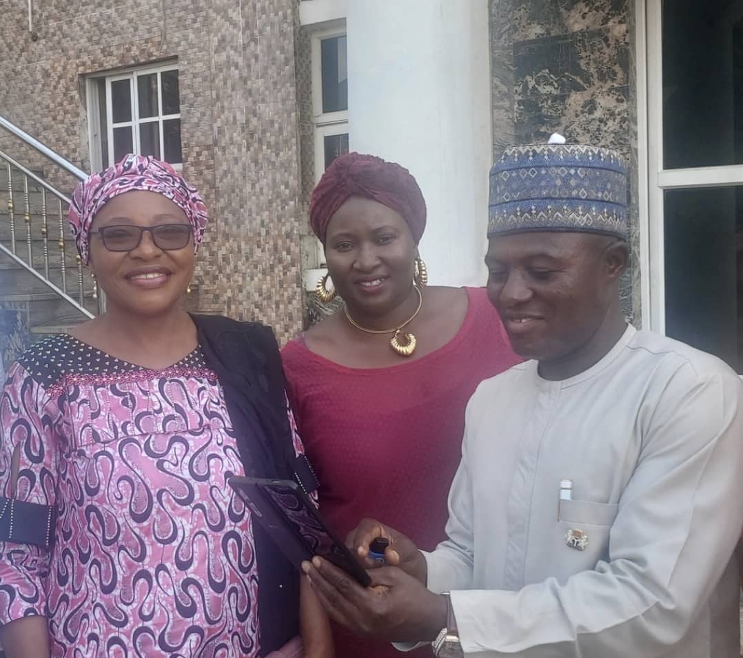 HE. Cesnabmihilo Dorothy Nuhu-Aken'Ova received by North Central Exco of the Amalgamated APC Support Groups