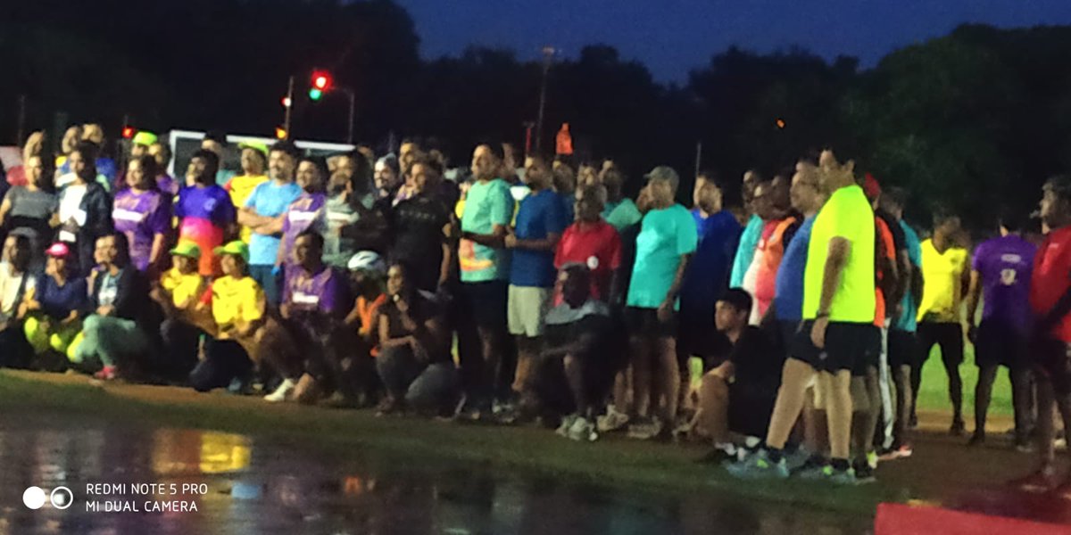 AVNL and  @Chennairunners together organised LSOM RUN (Last Sunday of the month run) in our sprawling Avadi Complex. Enthusiastic participants turned up from all parts of Chennai belonging to different running clubs.