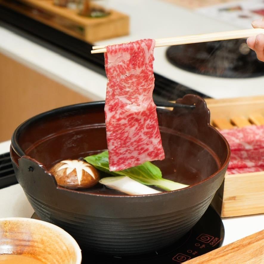 #ชาบูหม้อเดี่ยวกระแสแรงมากเปิดสาขาใหม่ไม่มาไม่ได้

🇯🇵🍲 แกรชั้นรักร้านนี้มาก “Shabu Baru” ที่น้องเคยรีวิวตรงหลังสวนไป ล่าสุดนางเปิดใหม่เป็น Shabu Baru Mini เป็น Counter Bar ชาบูแบบน่ารักมาก เป็นแบบหม้อใครหม้อมันเลย แต่ยังคงความดี ความพรีเมียมของวัตถุดิบและการบริการไว้แบบเลิศ