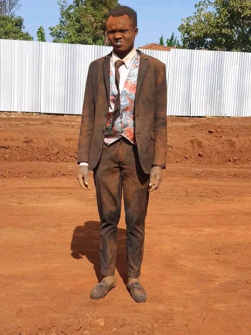 Qellaah's tweet photo. Vitu simps like Steve Harvey wanaona hapa nje 😂😂 https://t.co/9ZC5JZJdYi