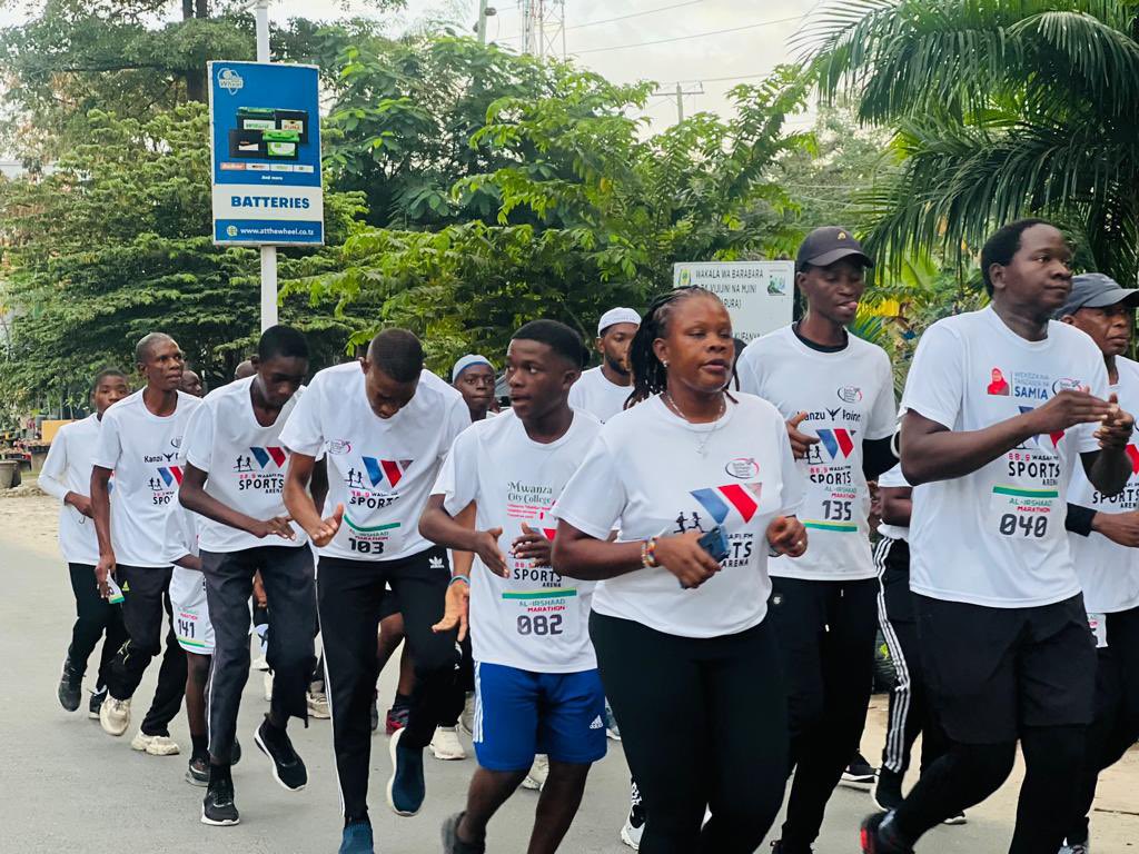 wasafijogging's tweet photo. Chama la wana @wasafijogging Leo limeshiriki kwenye #al_irshaad_schools Marathon. Kilometa 10 zimetosha kwa leo.

@mshambuliaji @diamondplatnumz @wasafifm https://t.co/oXbzbT80LI
