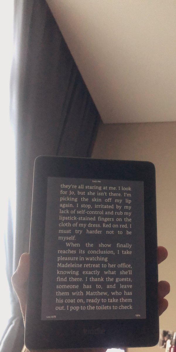 SafrenaZ's tweet photo. Sometimes I Lie by Alice Feeney 📚 https://t.co/keP8pNBvzL