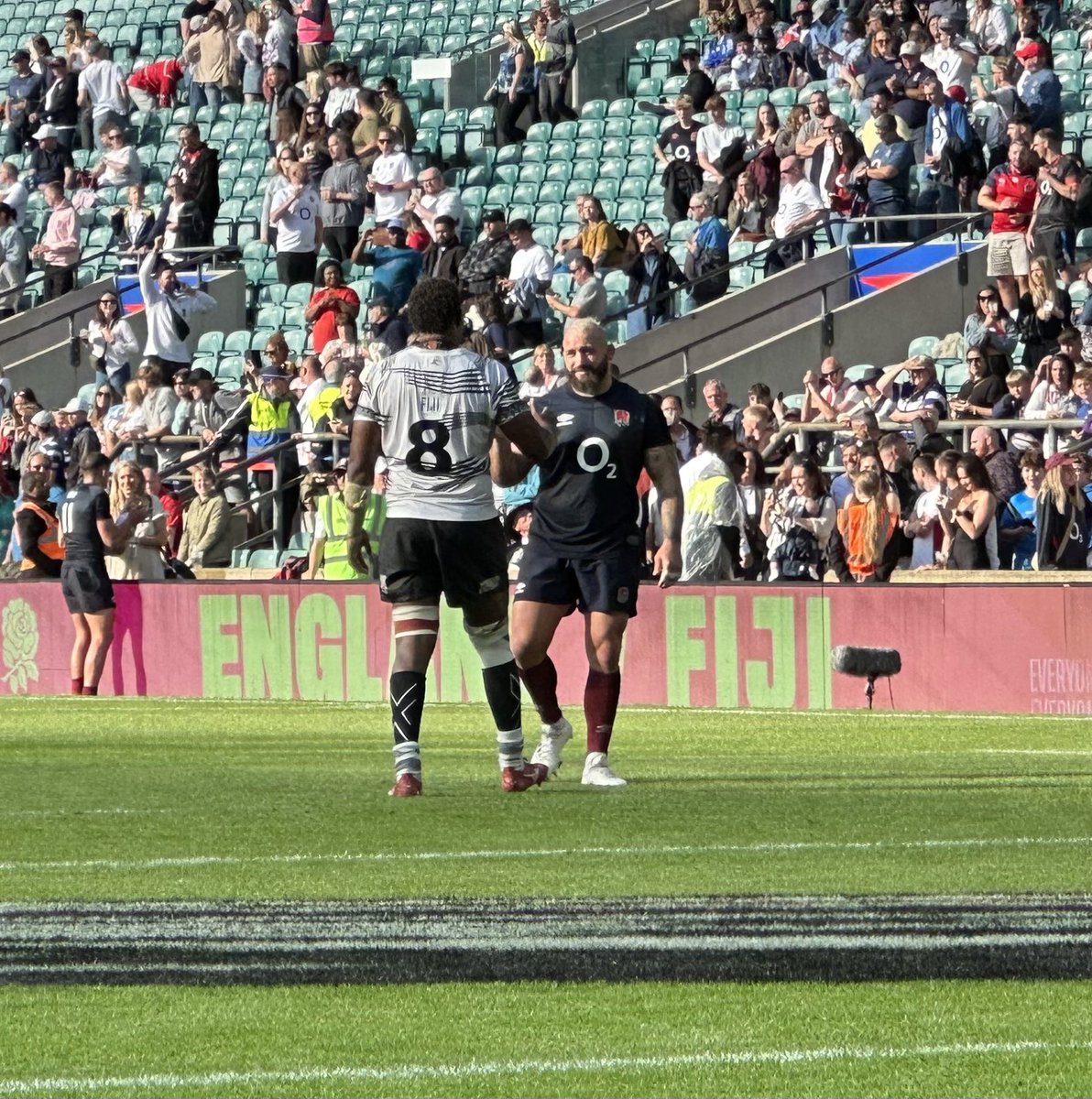 No matter the score, win or loose - rugby teaches RESPECT 🫱🏼‍🫲🏽👏🏼❤️ <a href="/EnglandRugby/">England Rugby</a> <a href="/JoeMarler/">Joe Marler</a> <a href="/fijirugby/">Fiji Rugby Union</a>